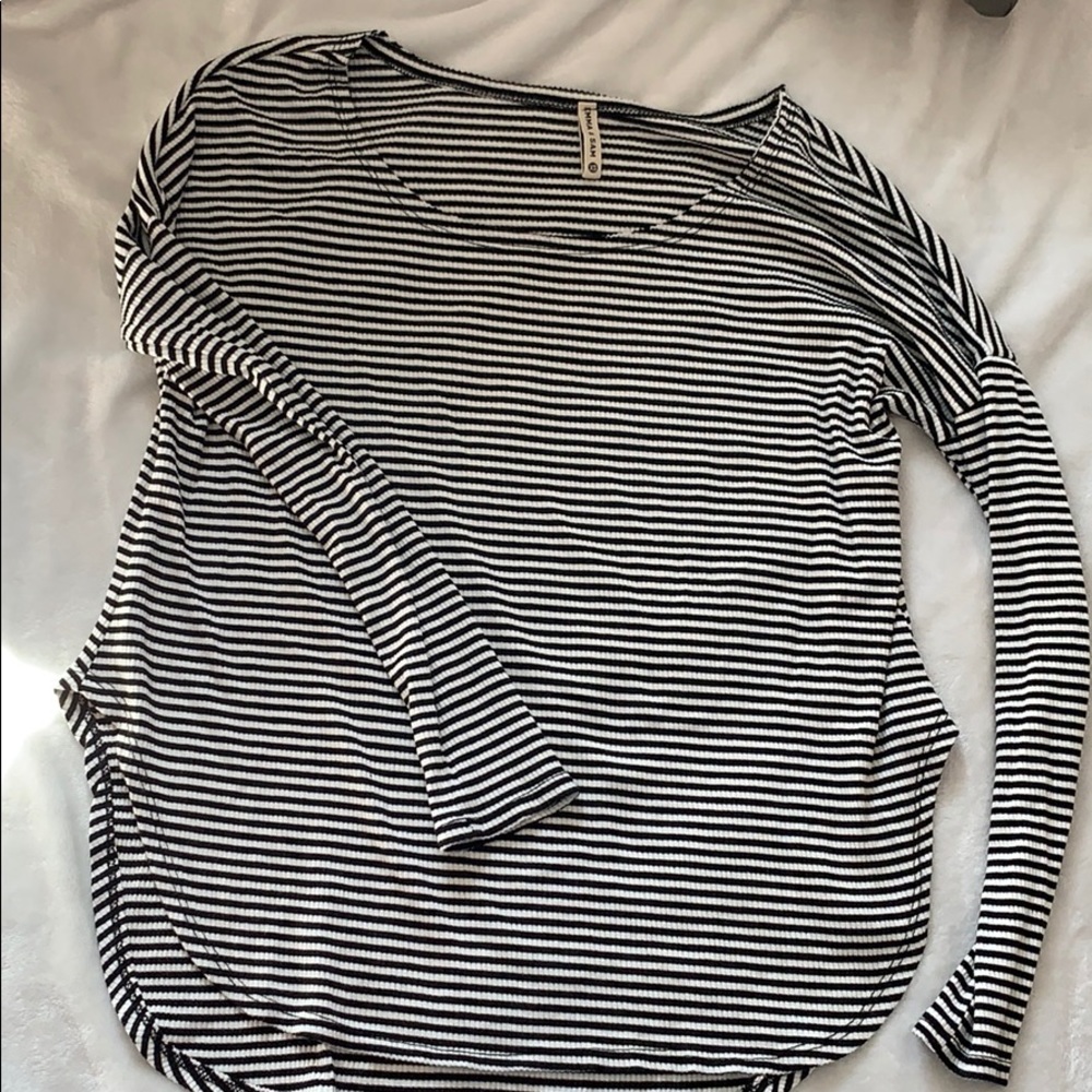Long sleeve Black & white shirt